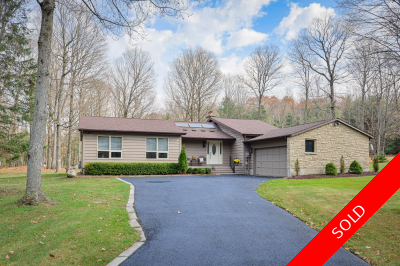 Bungalow for sale on estate size lot in Port Sydney / Huntsville